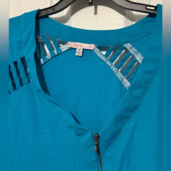 Free 2 luv 3X blouse - Picture 3 of 5